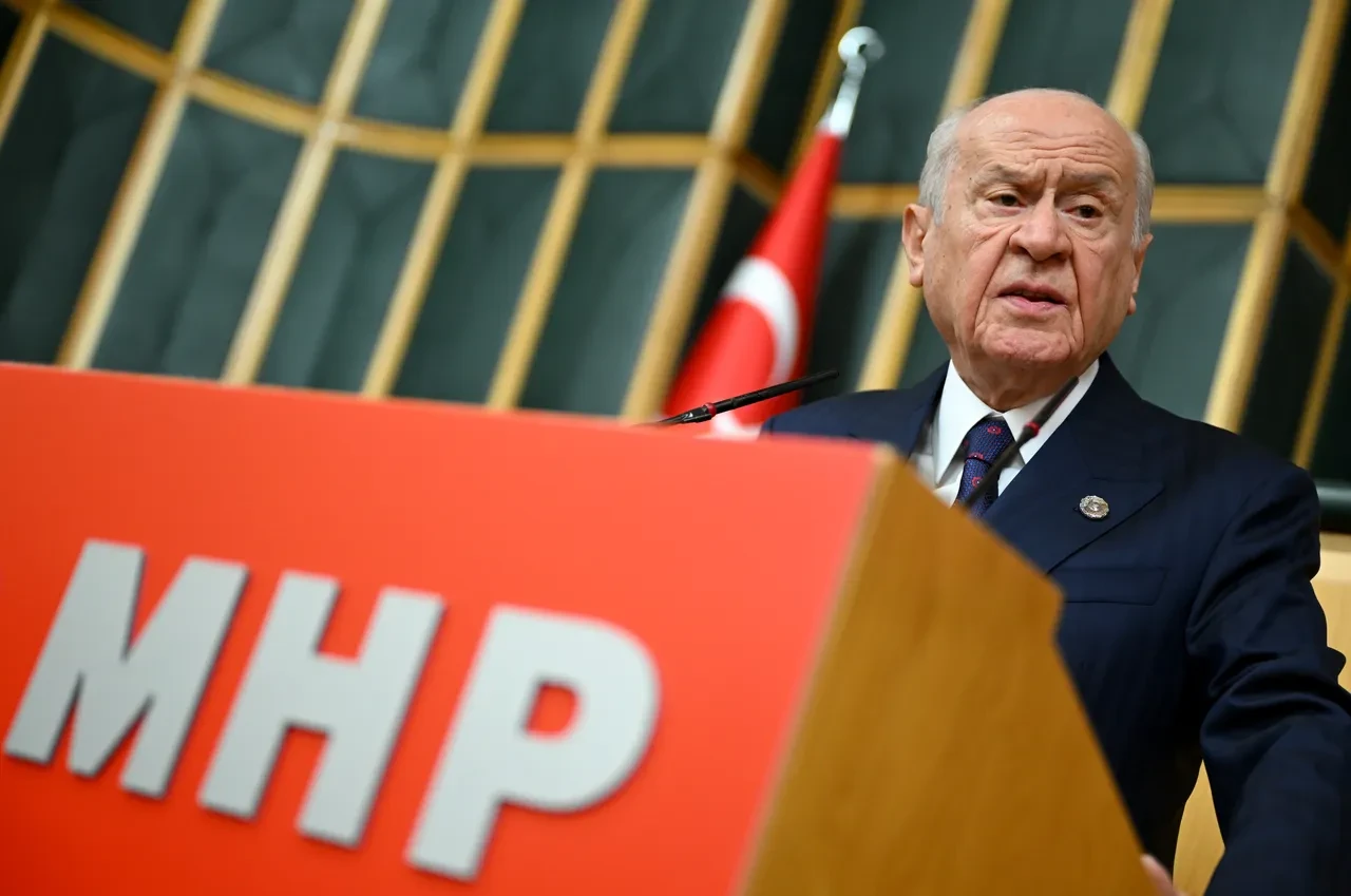 Devlet Bahçeli'den ailelere ve yetkililere kritik uyarı! "Evlatlarımız dijital kuşatma altında"
