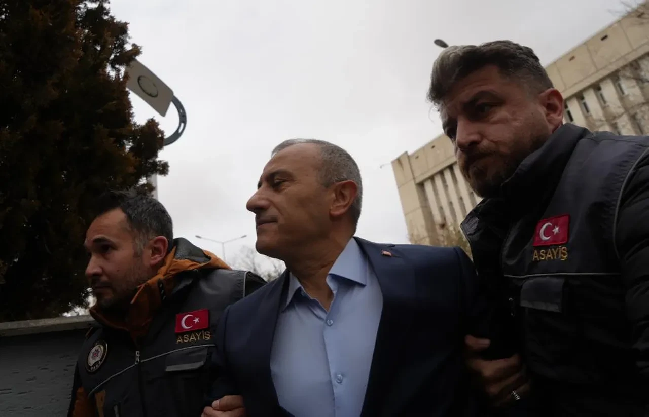 Eski Tunceli Valisi Tuncay Sonel'e 78 soru! Gülistan Doku soruşturmasında oğlunu savundu: Kuşlarıma kim bakacak diye aradı