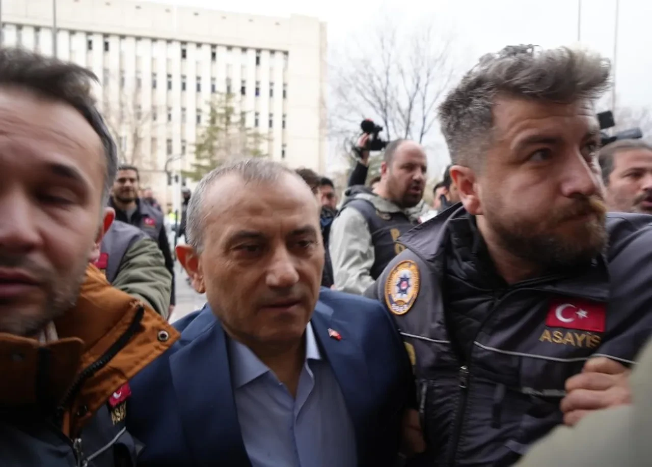 Eski Tunceli Valisi Tuncay Sonel'e 78 soru! Gülistan Doku soruşturmasında oğlunu savundu: Kuşlarıma kim bakacak diye aradı