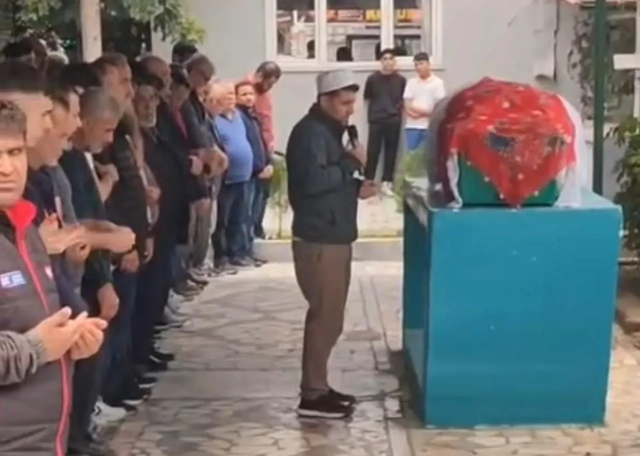 Feci kazada hayatını kaybeden kız, duvakla son yolculuğuna uğurlandı: Kaza anı kamerada