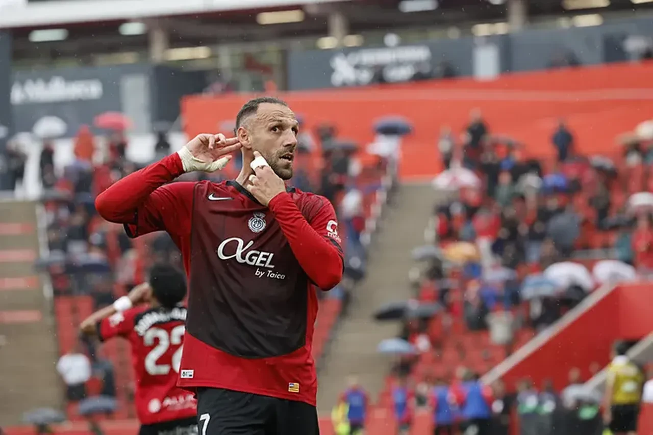 Fenerbahçe’de forvet hattına tanıdık isim! Vedat Muriqi ile söz kesildi: Yıldız golcü geliyor