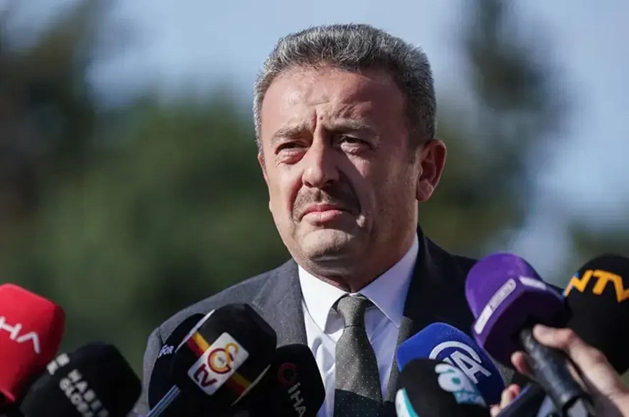 Galatasaray - Fenerbahçe derbisi öncesi tansiyon yükseldi! İki dev kulüpten peş peşe açıklamalar geldi...