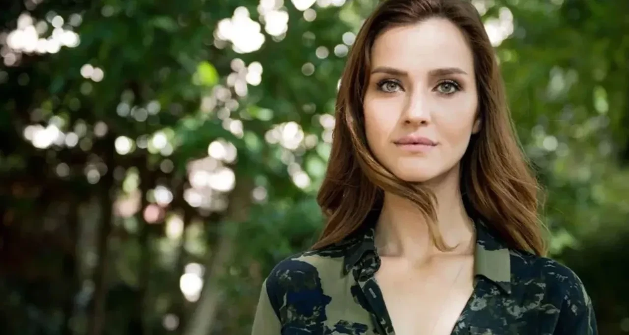 İrem Helvacıoğlu'nun göndermeli hikayesi şaşırttı! Ünlü oyuncu boşanır boşanmaz soluğu türbe de almıştı