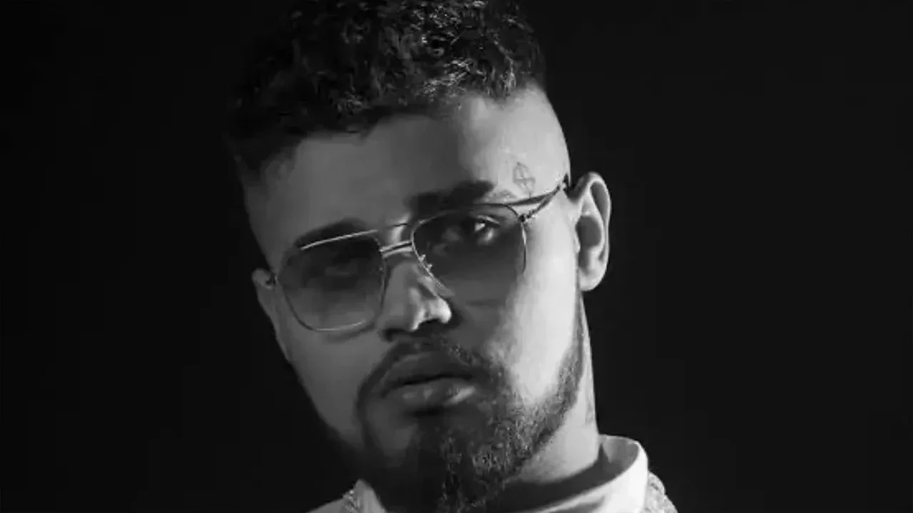 Lvbel C5'in doğum gününde Çok Pardoon'a dikkat çeken atıf! Şarkı sözlerindeki meşhur otomobil gerçek oldu