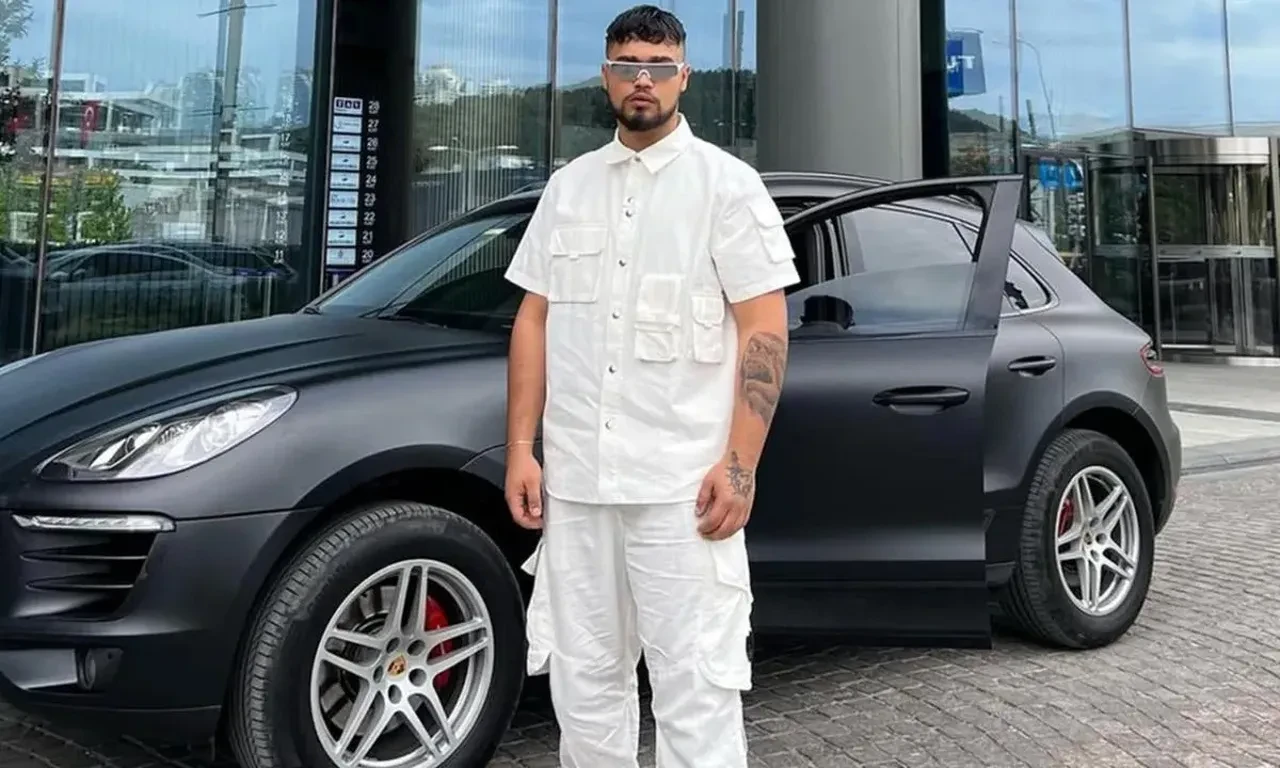 Lvbel C5'in doğum gününde Çok Pardoon'a dikkat çeken atıf! Şarkı sözlerindeki meşhur otomobil gerçek oldu