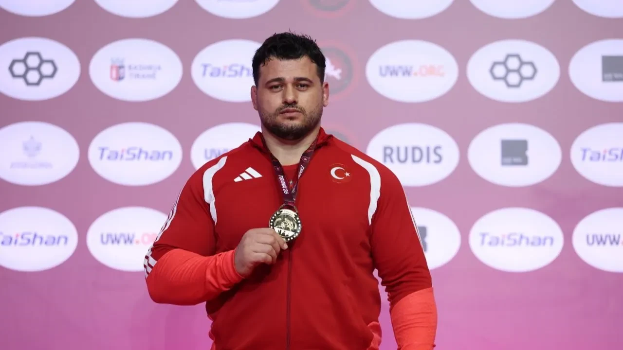 Rıza Kayaalp maçı kazandı mı ne oldu? Rıza Kayaalp 13. Kez Avrupa şampiyonu