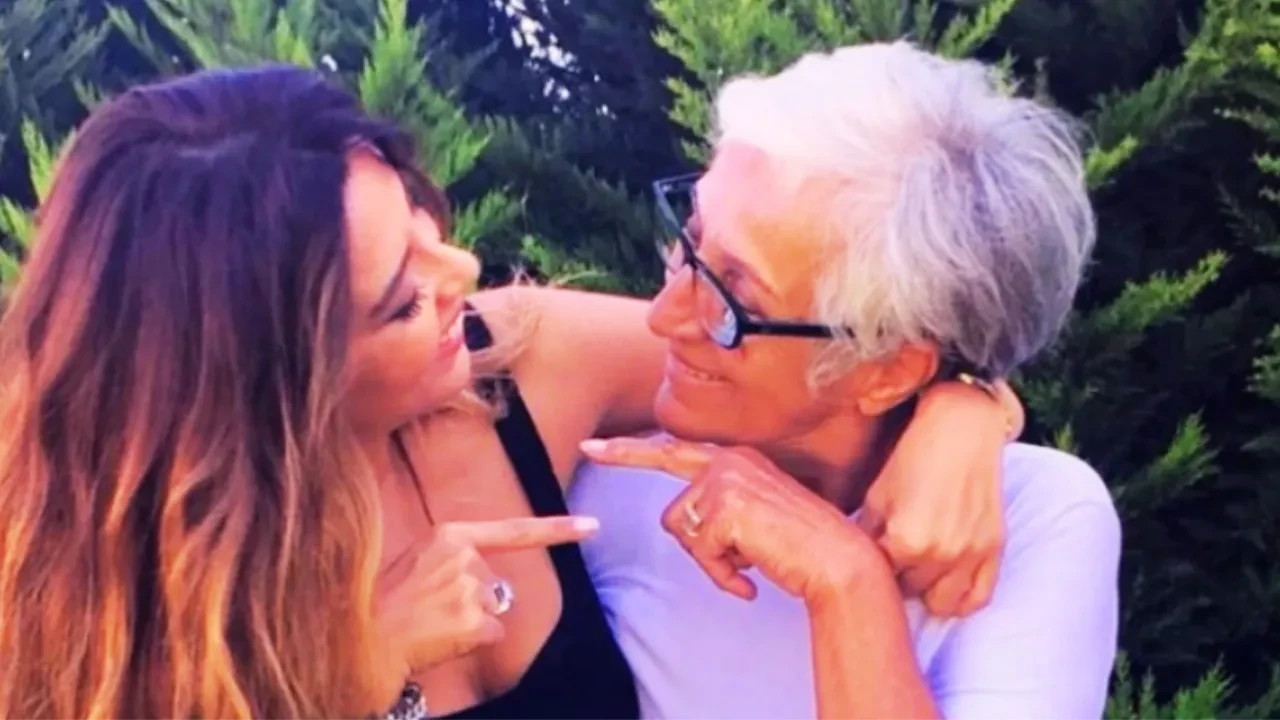 Aslı Hünel'den yürek yakan anne paylaşımı! Bir iyilik görürseniz anneme dua edin