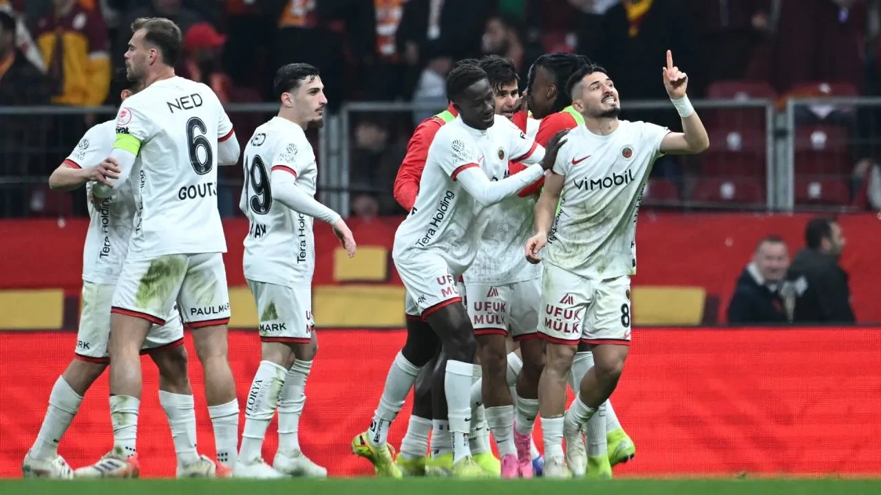 Galatasaray'a Türkiye Kupası'nda şok! Sarı-kırmızılılar Gençlerbirliği'ne yenildi, kupaya veda etti