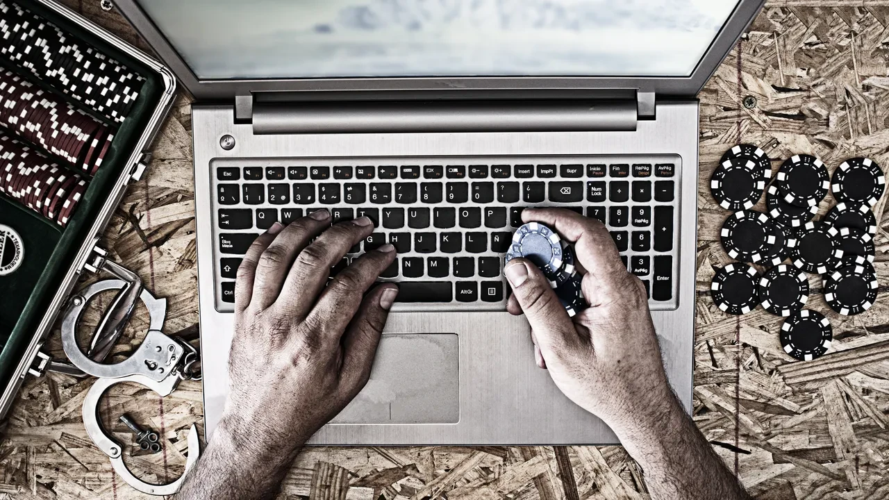 Çocuğumun sanal kumar oynadığını nasıl anlarım? Uzman Psikolog Tuğana Akyürek madde madde açıkladı: İşte sanal kumar bağımlılığı belirtileri