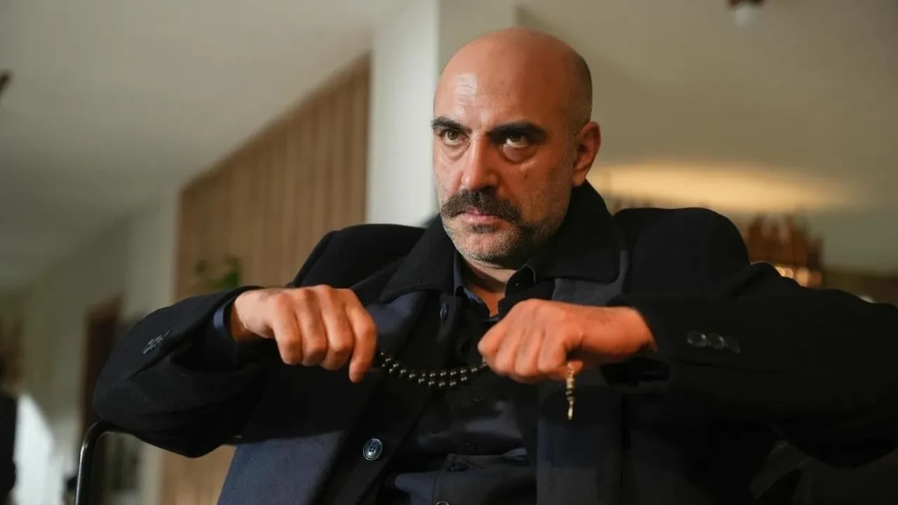 Erol Babaoğlu Ölü Yaşar karakteriyle Eşref Rüya’ya veda etti! Usta oyuncunun diziden ayrılması merak ediliyor 