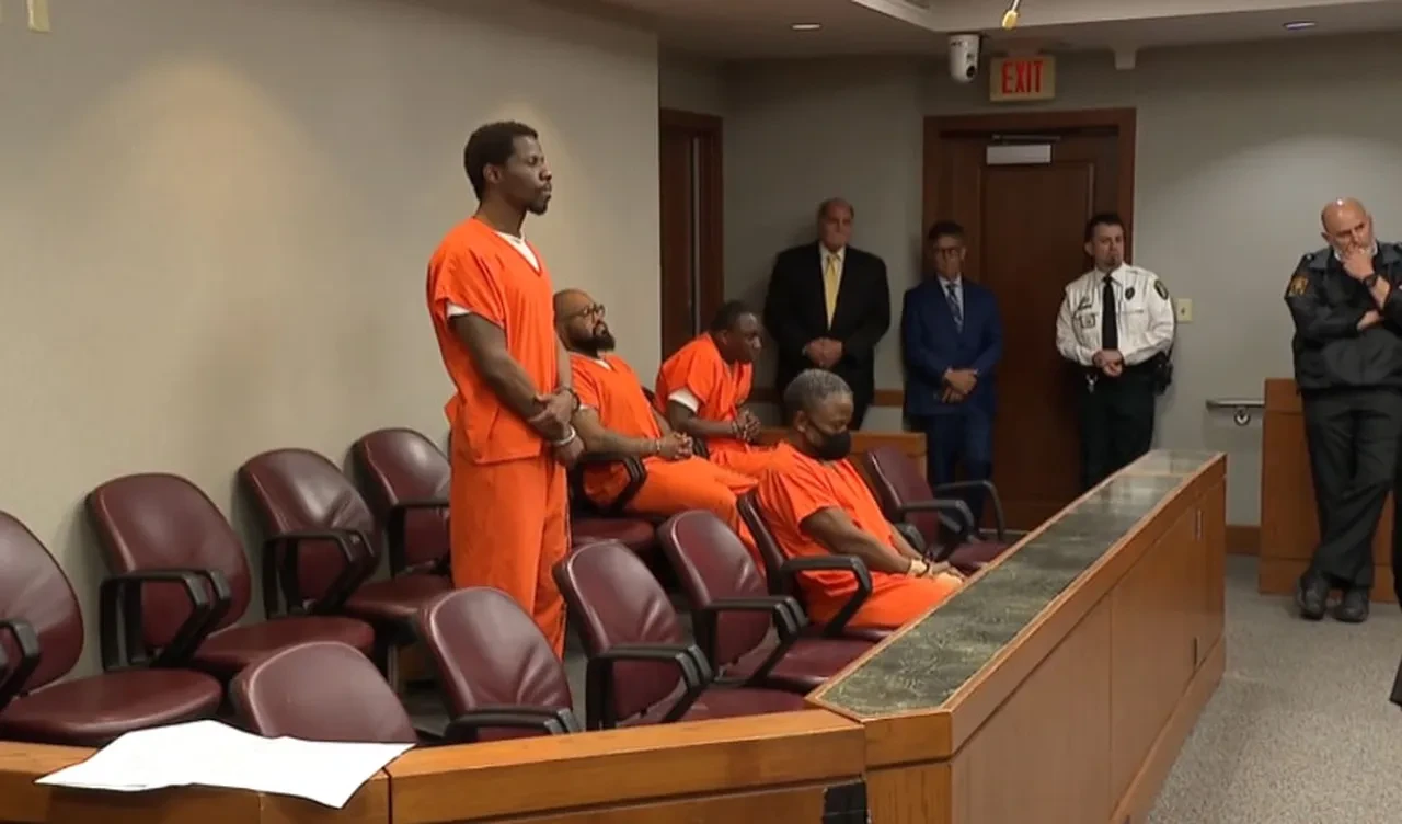 Hücre arkadaşını beynine kalem saplayarak katletti! Cezasını duyunca verdiği tepki akılalmaz