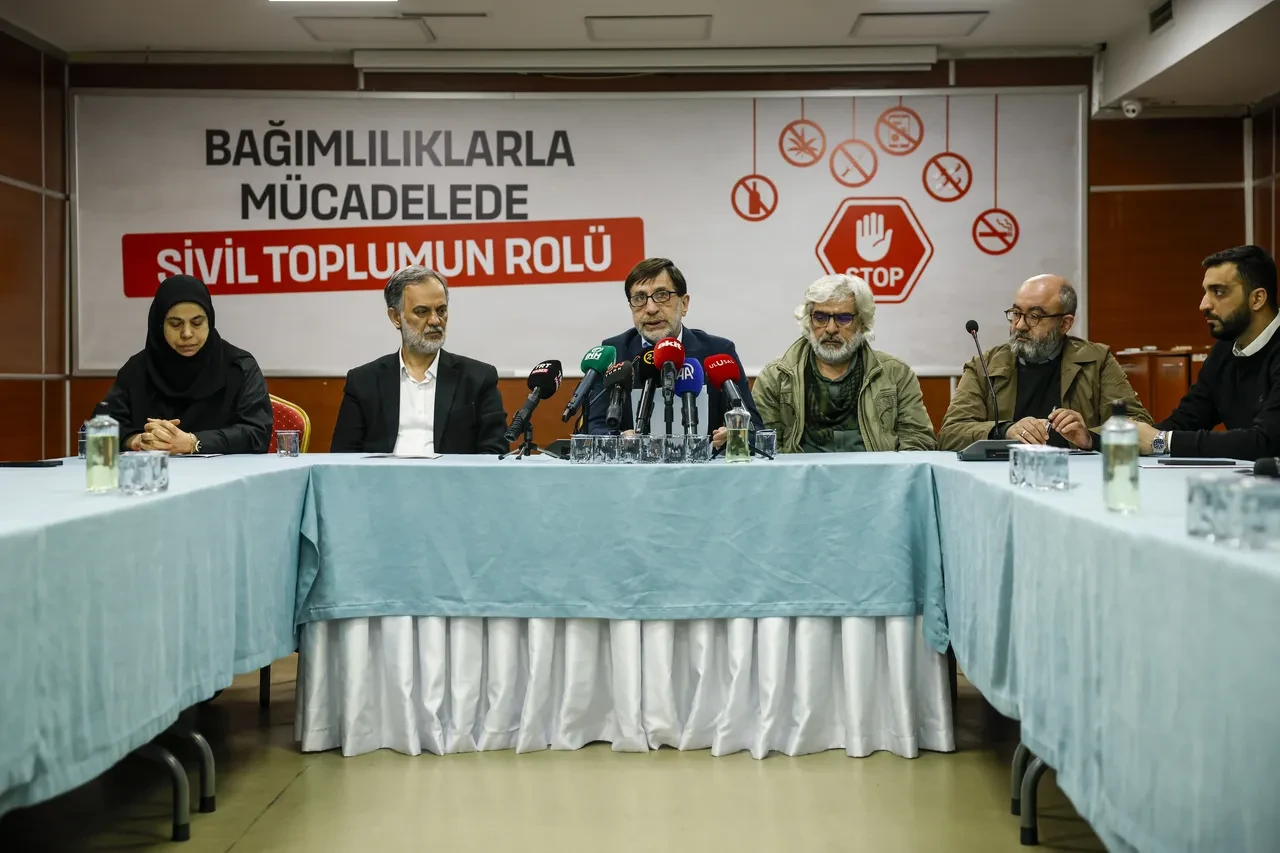 İHH’nın dikkat çeken bağımlılık raporu kamuoyuna duyuruldu