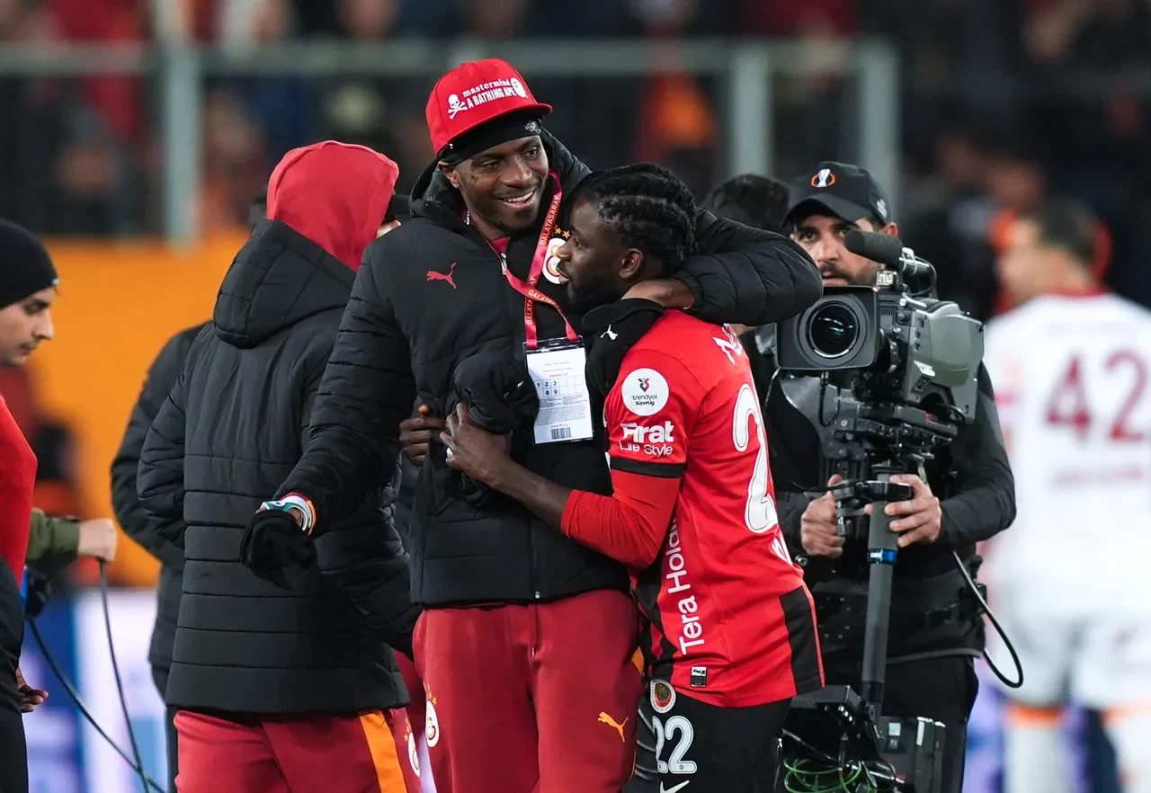 İspanya'da Victor Osimhen savaşı! Real Madrid ve Barcelona transferde karşı karşıya