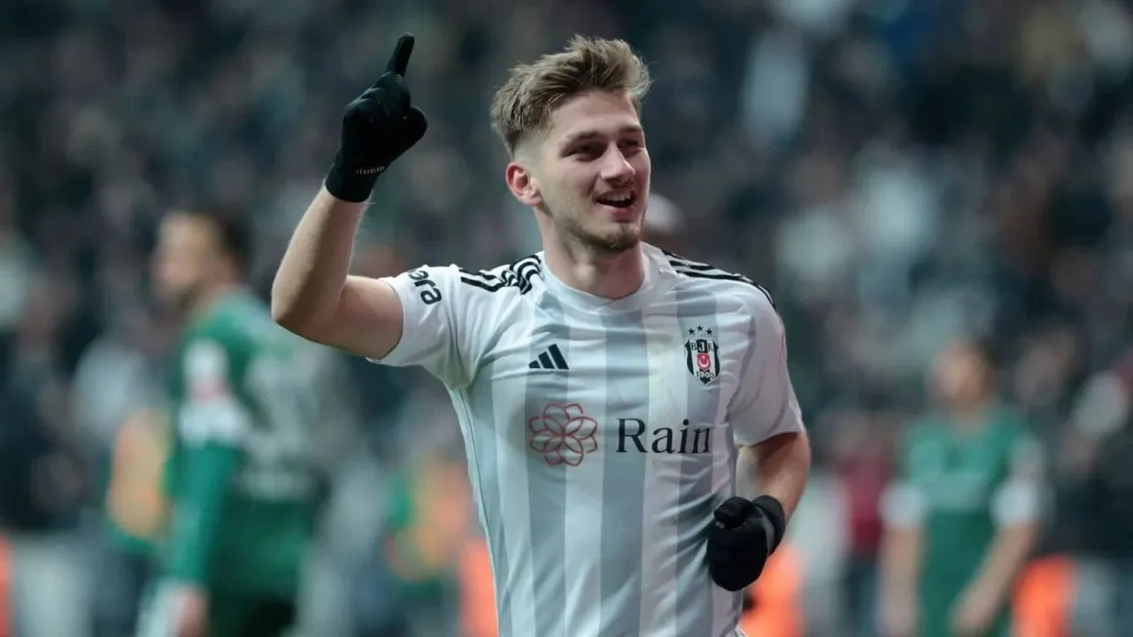 Semih Kılıçsoy için ya tamam ya devam! Cagliari rakamı çekti, Beşiktaş kapıyı kapatıyor