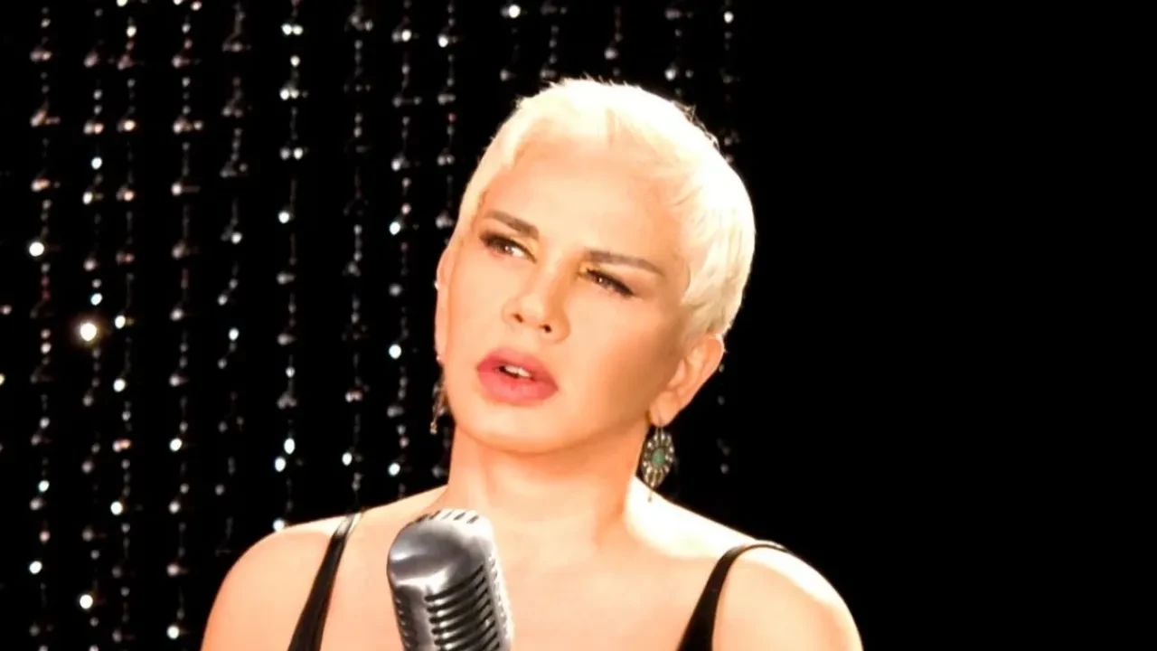 Sezen Aksu Lizbon'da ortaya çıktı! Oğlu Mithat Can paylaştı, sosyal medya sallandı