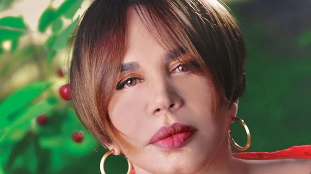 Sezen Aksu Lizbon'da ortaya çıktı! Oğlu Mithat Can paylaştı, sosyal medya sallandı