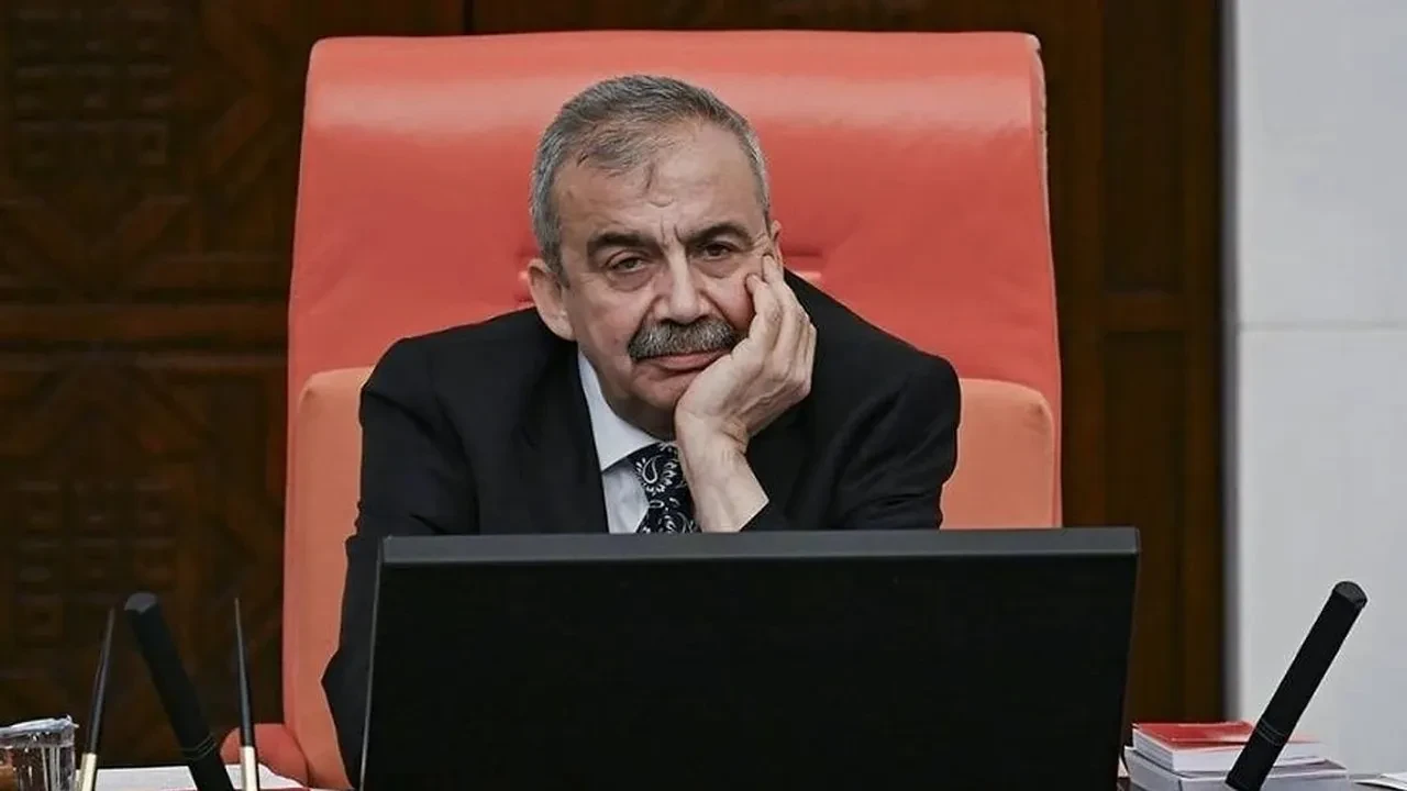 Sezen Aksu Lizbon'da ortaya çıktı! Oğlu Mithat Can paylaştı, sosyal medya sallandı