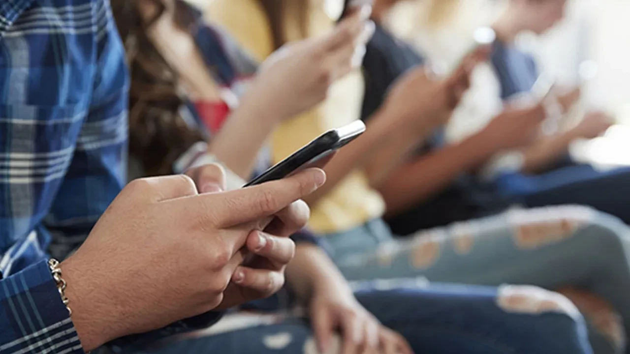 Sosyal medya ve oyun platformlarına yönelik düzenlemeler kabul edildi: Ağır yaptırımlar yolda