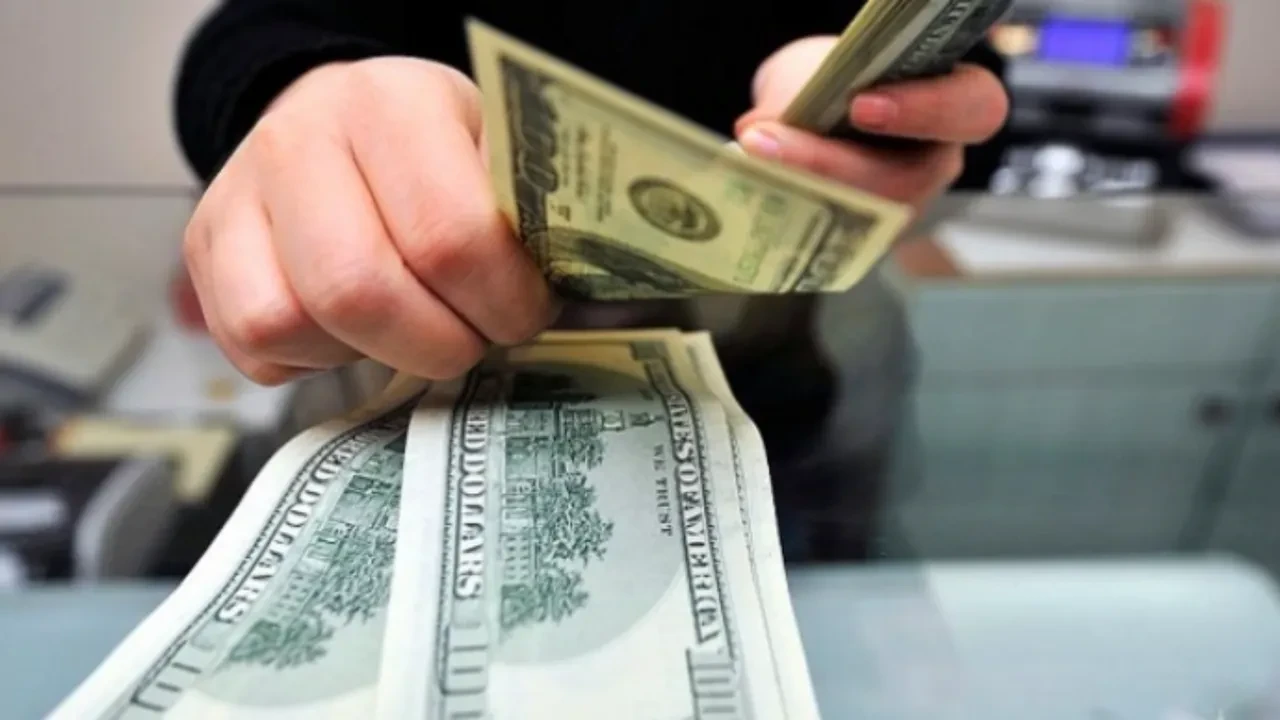 DOLAR GÜNE YÜKSELİŞLE BAŞLADI