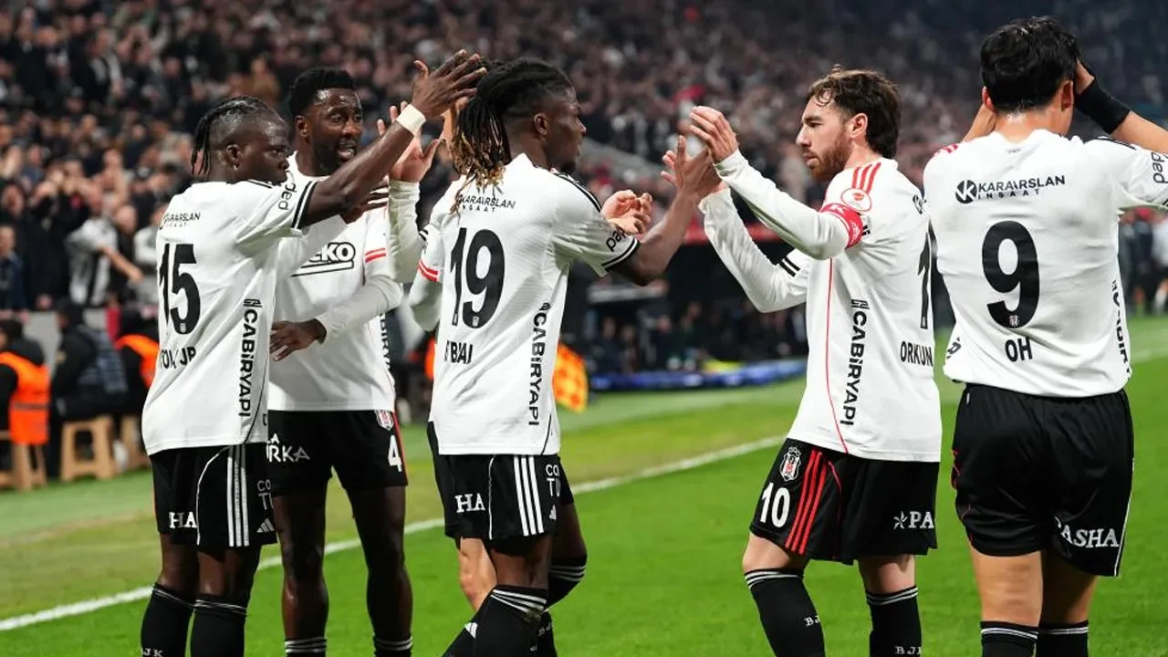 Beşiktaş Türkiye Kupası'nda Alanyaspor'u 3 golle yıkarak yarı finale yükseldi