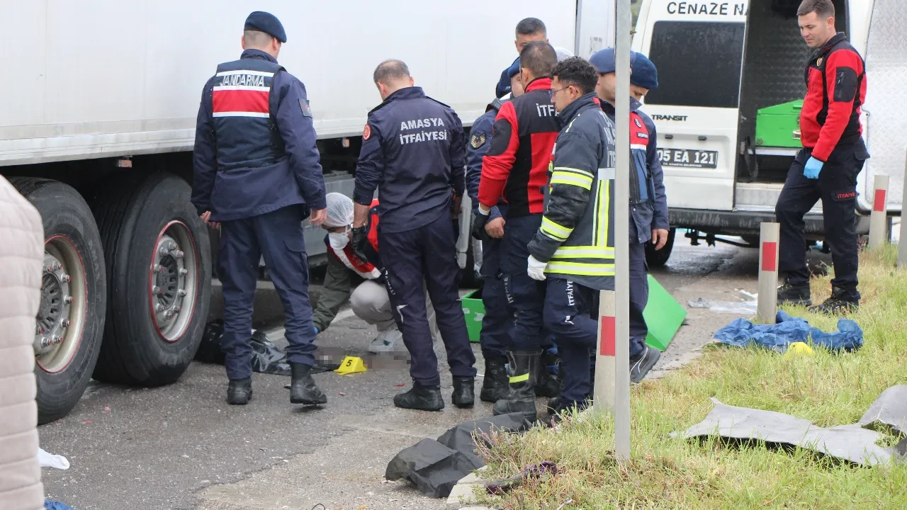 Cenaze dönüşü feci kaza! Otomobilden fırlayan bebek hayatını kaybetti