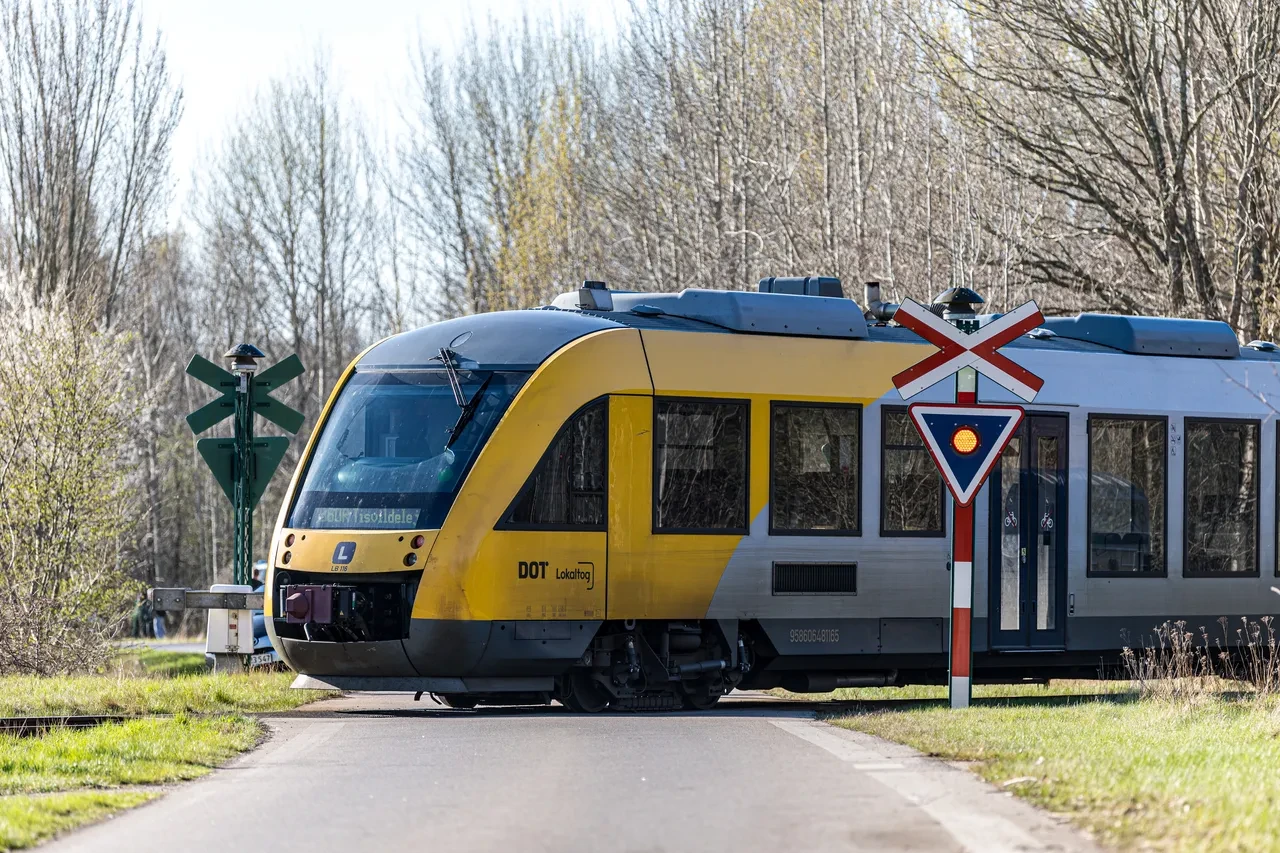 Danimarka'da iki tren çarpıştı! Korkunç kazada 4'ü ağır 17 yaralı