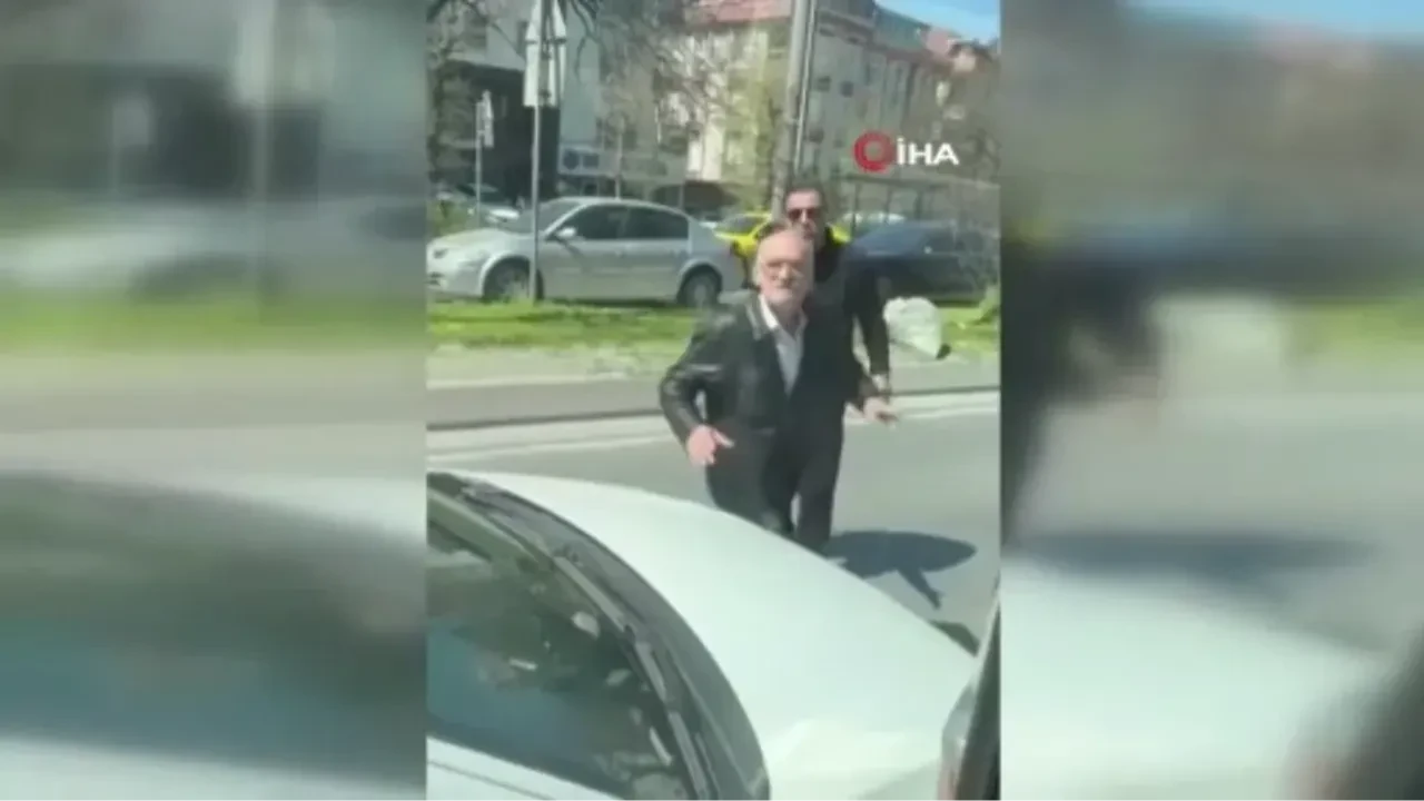 Esenyurt'ta trafikte kavga: Küfürler havada uçuştu! O anlar kamerada