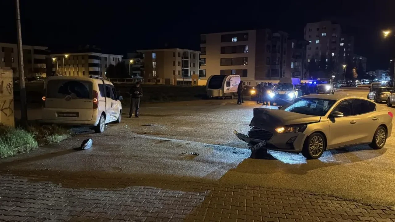 Eskişehir'de 'kuralsızlık' çarpıştı! Biri çocuk diğeri alkollü çıktı