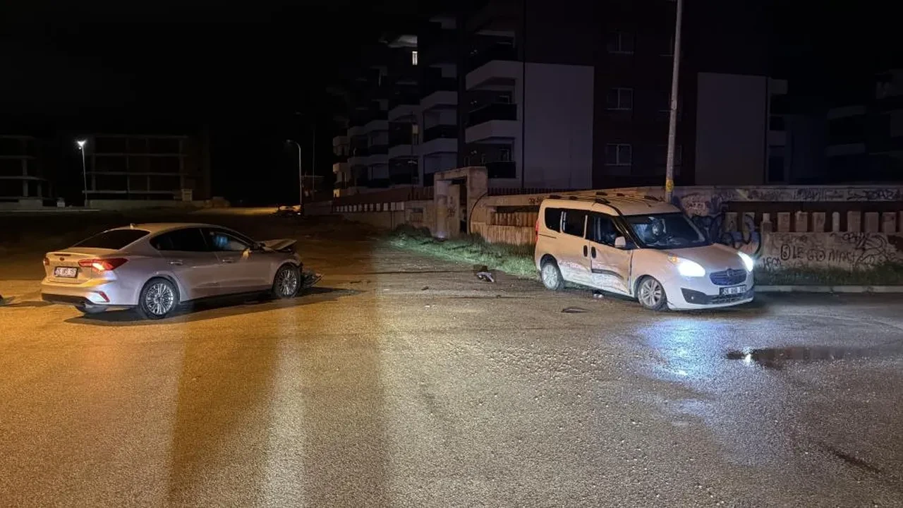 Eskişehir'de 'kuralsızlık' çarpıştı! Biri çocuk diğeri alkollü çıktı