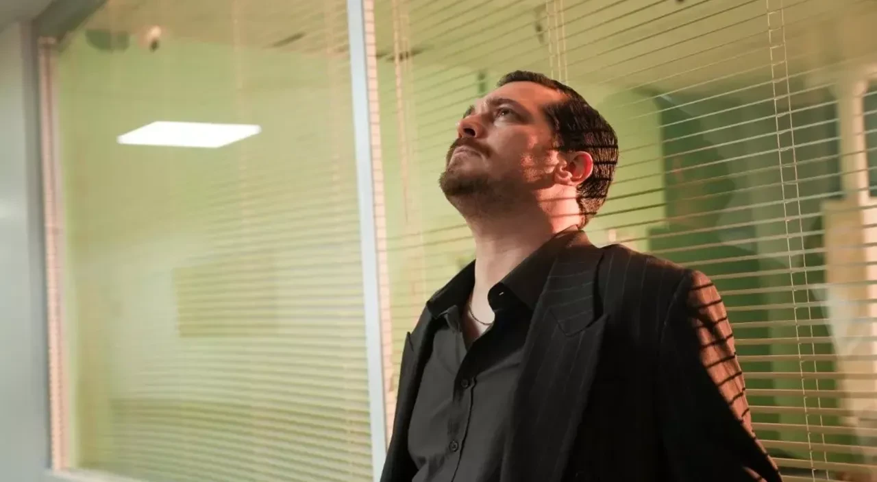 Eşref Rüya dizisinin son bölümünde neler oldu? Eşref Rüya'da Nisan kimin kızı çıktı?