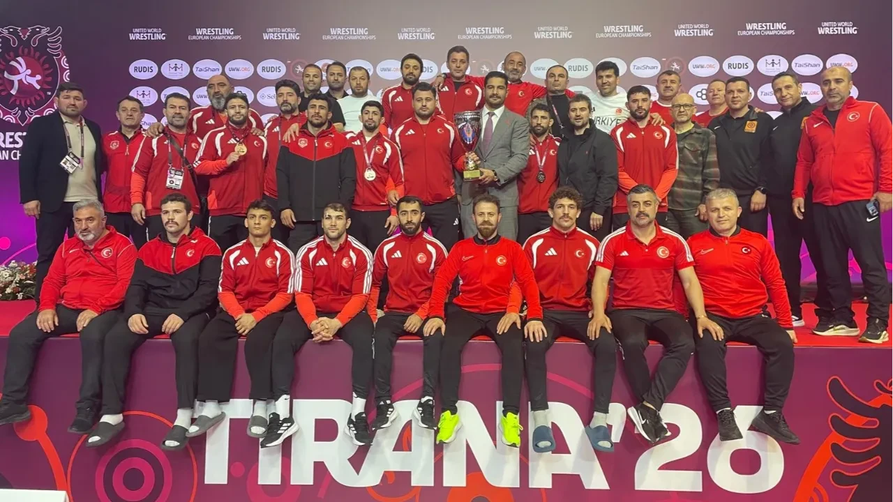 Grekoromen Güreş Milli Takımı, Avrupa ikincisi! Türkiye, 4 madalya kazandı
