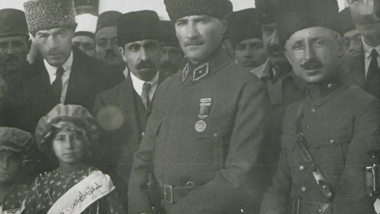 Kurumsal 23 Nisan Mesajları 2026 ve Atatürk Fotoğrafları! Atatatürk’ün 23 Nisan ile ilgili kullandığı sözler ve mesajlar
