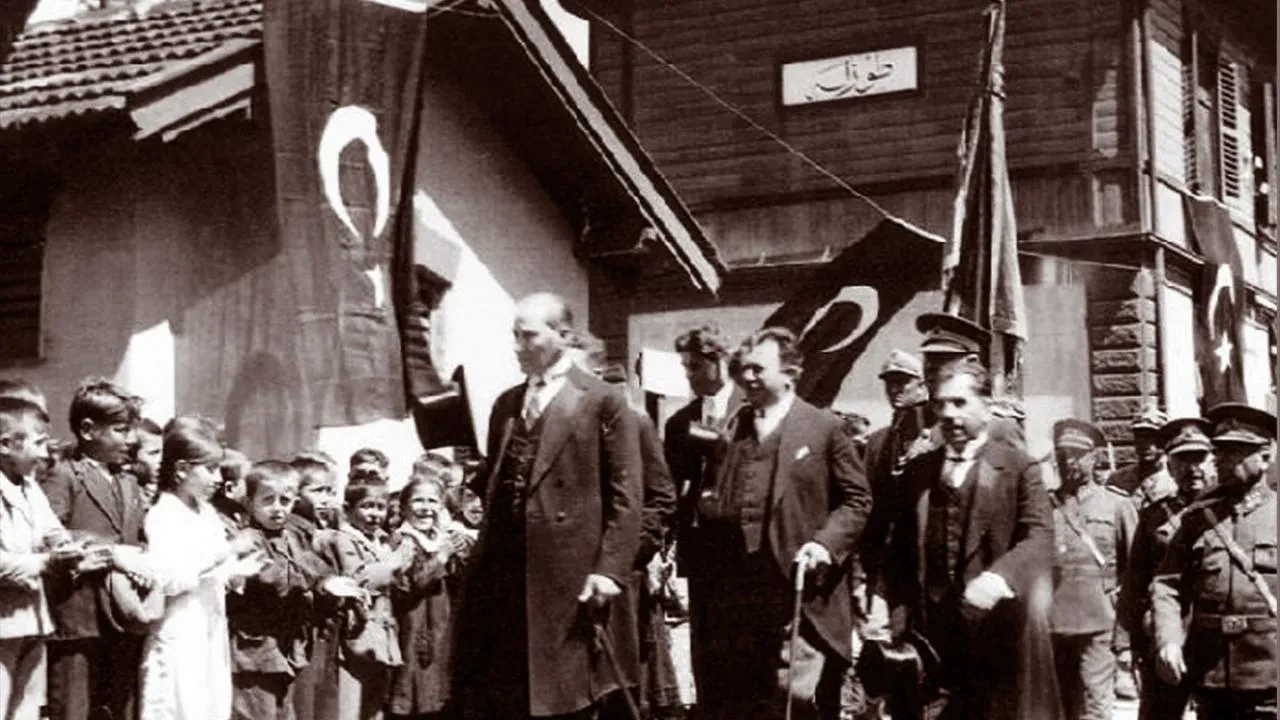 Kurumsal 23 Nisan Mesajları 2026 ve Atatürk Fotoğrafları! Atatatürk’ün 23 Nisan ile ilgili kullandığı sözler ve mesajlar