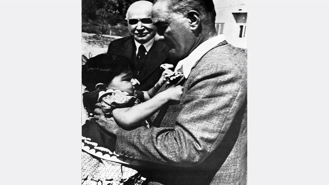 Kurumsal 23 Nisan Mesajları 2026 ve Atatürk Fotoğrafları! Atatatürk’ün 23 Nisan ile ilgili kullandığı sözler ve mesajlar