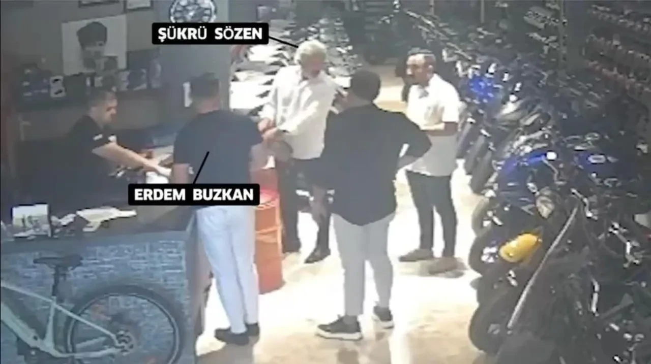 Manavgat eski Belediye Başkanı Şükrü Sözen'in 'para alışverişi' kameralara yansıdı! 