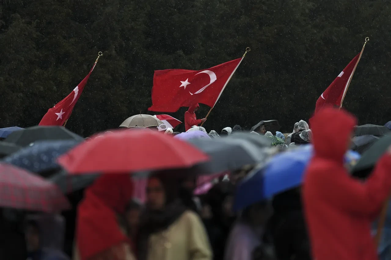 Milli Eğitim Bakanı Yusuf Tekin 81 ilden gelen çocuklarla birlikte Anıtkabir'i ziyaret etti