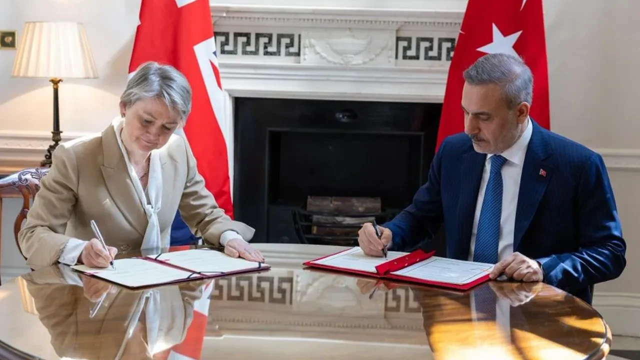 Türkiye ile İngiltere arasında Stratejik Ortaklık Çerçeve Belgesi imzalandı