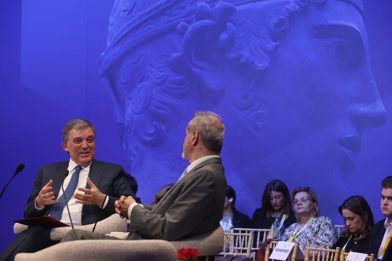 Abdullah Gül'den ABD ve İsrail'e tepki: Uluslararası kurallar hiçe sayıldı