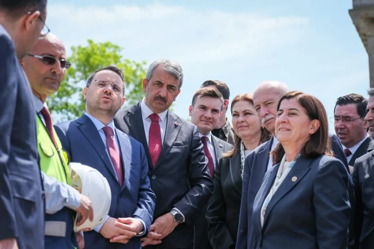 Adalet Bakanı Gürlek, Adalet Kasrı'nı ziyaret etti