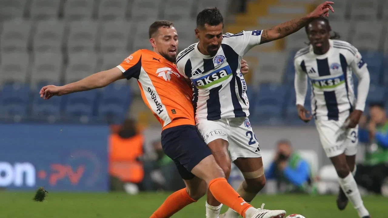 Başakşehir Kasımpaşa maç skoru kaç kaç? 4 farklı galibiyet