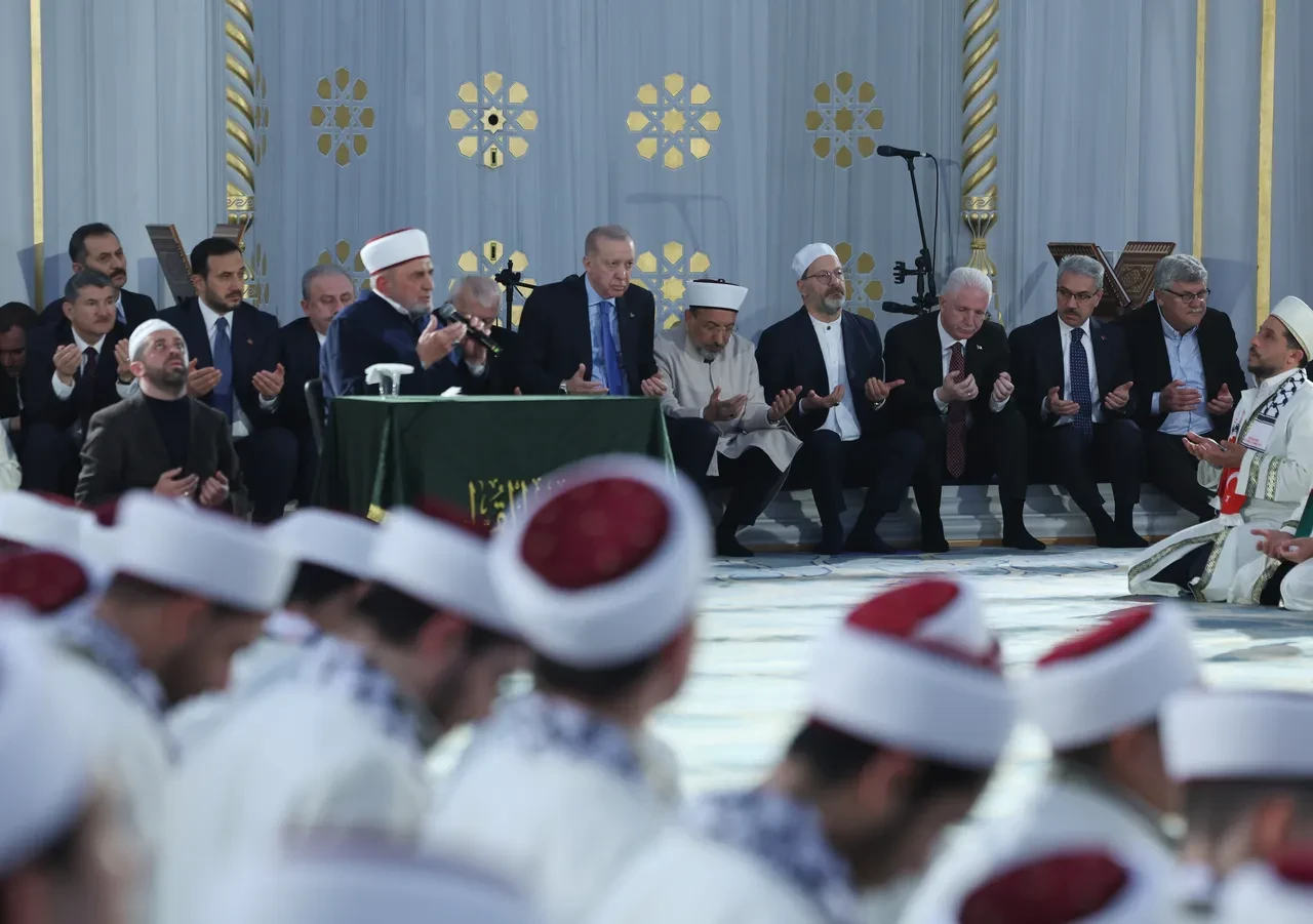 Cumhurbaşkanı Erdoğan Hafızlık İcazet Merasimi'ne katıldı! Kur'an-ı Kerim tilaveti mest etti 