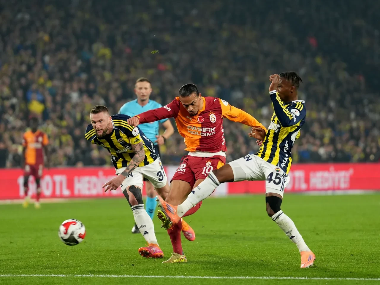 Dev derbide kaleler mercek altında: Uğurcan Çakır mı, Ederson mu? İşte istatistikler