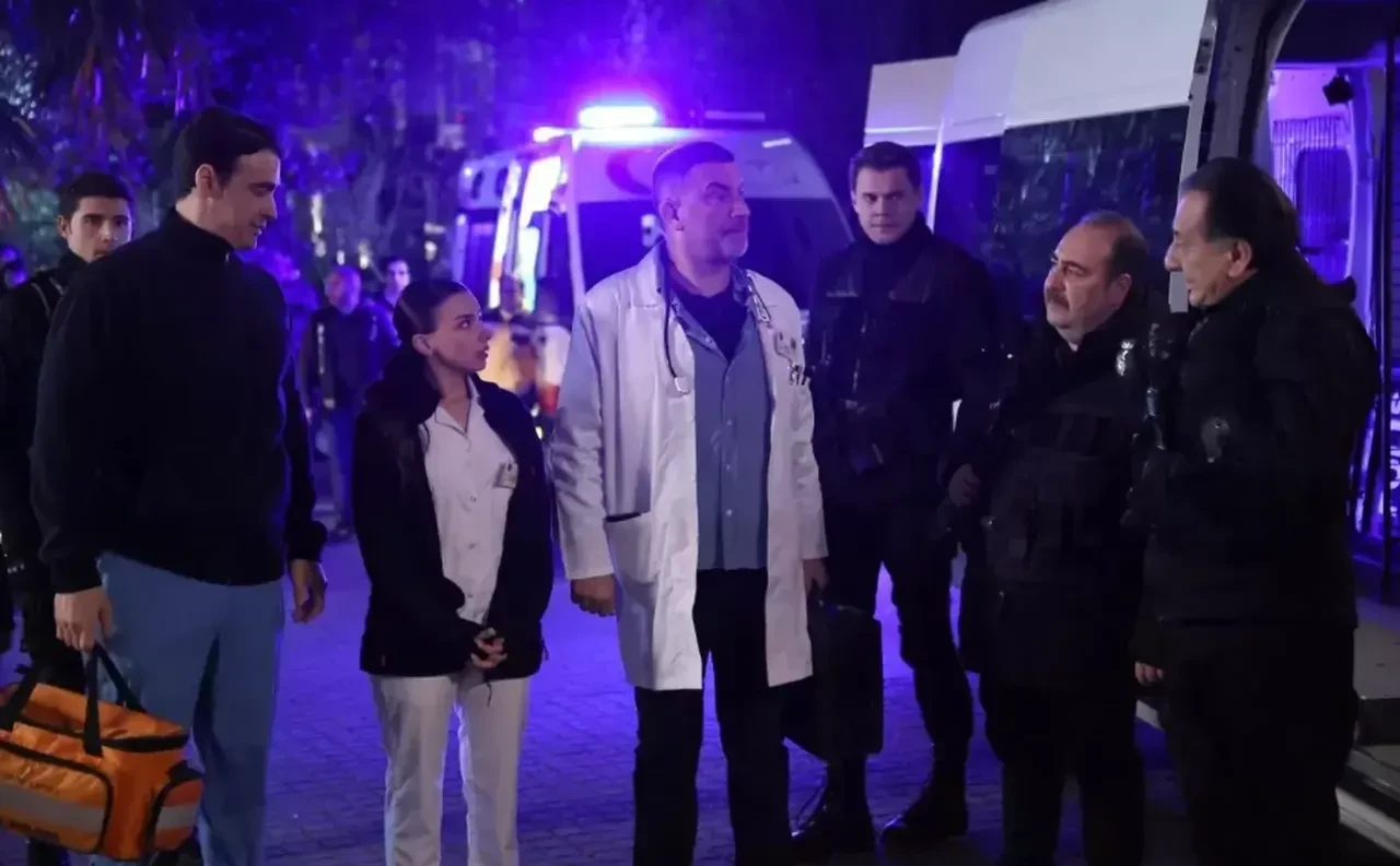 Ebru Cündübeyoğlu, Arka Sokaklar dizisinden ayrılıyor mu? Arka Sokaklar'da Candan Müdür ölüyor mu?