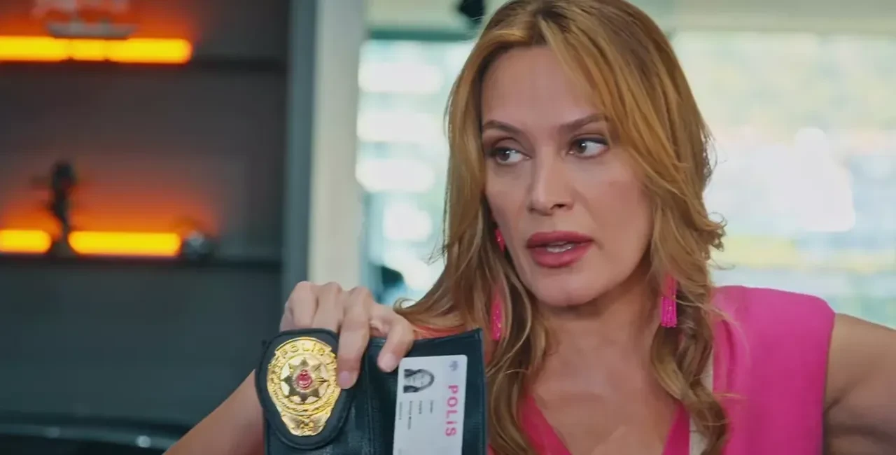 Ebru Cündübeyoğlu, Arka Sokaklar dizisinden ayrılıyor mu? Arka Sokaklar'da Candan Müdür ölüyor mu?