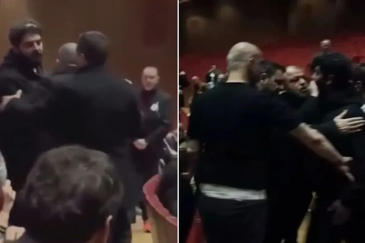 Ferdi Atuner cenazesinde ortalık birbirine girdi! Ünlü oyuncu ve damattan şoke eden görüntüler