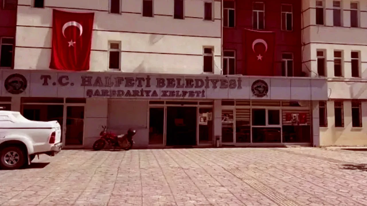 Halfeti Belediyesine şafak operasyonu! Eski belediye başkanı dahil çok sayıda gözaltı var 