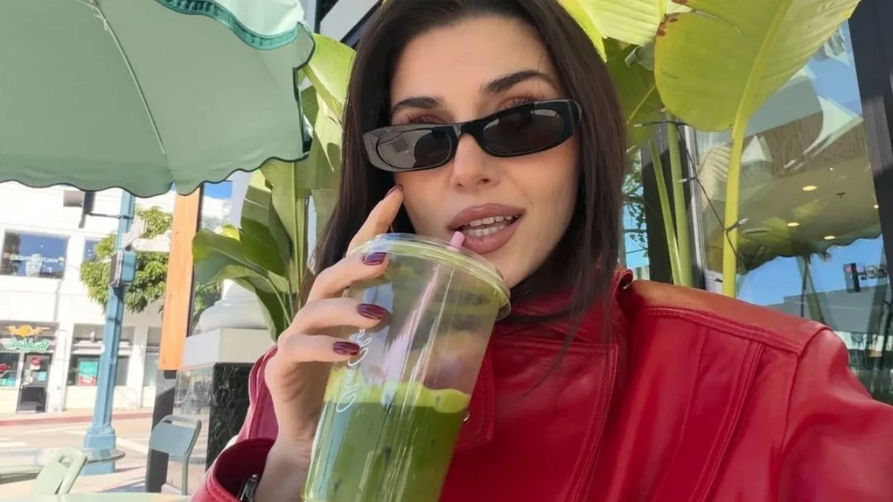 Hande Erçel'in yüzüne ne oldu? Hande Erçel estetik mi yaptırdı?