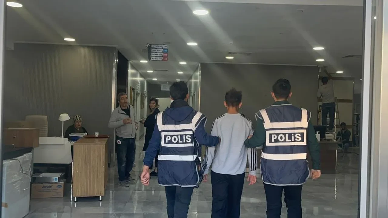 Katil zanlısı çocuk, yaşı kadar ceza aldı