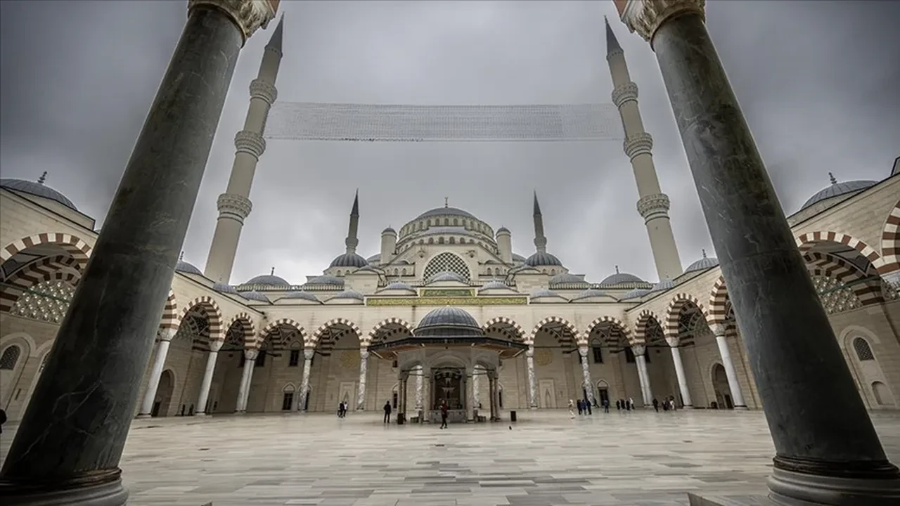 Kurumsal cuma mesajları ve sözleri (24 Nisan’a özel) Resimli, yazılı, dualı ve hadisli hayırlı cumalar mesajları