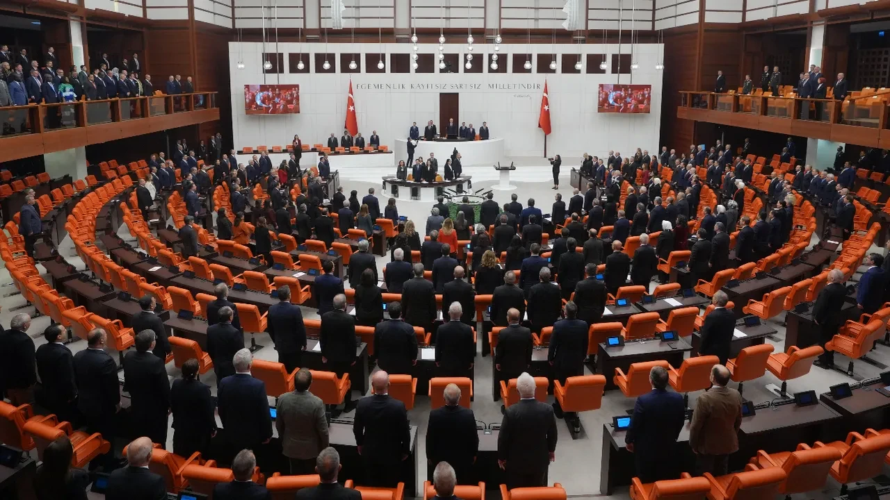 Meclis okul saldırıları için devrede: Komisyon kurulacak